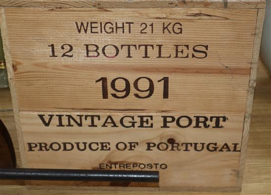 A case of twelve bottles of Grahams Port, 1991